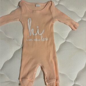 Baby Ribbed One-Piece Romper - Peach "hi I'm new here"